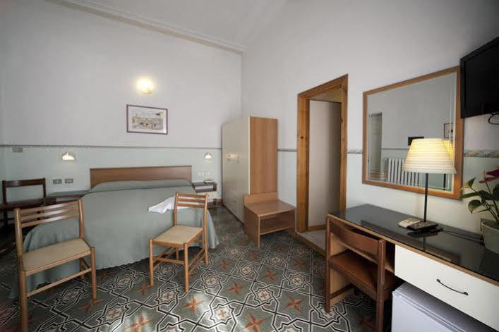 La Belle Epoque Hotel Firenze Bagian luar foto